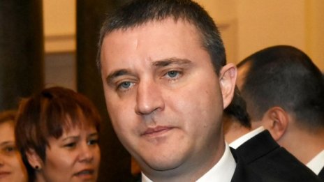 Радев и ГЕРБ в политическа война... заради Митьо Очите?