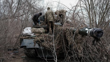 Украинска танкова бригада се опитва да удържи настъплението на Путин