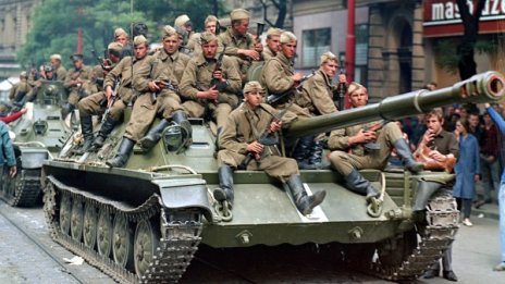 1968: Съветските войски едва не влизат в битка с... филмови статисти