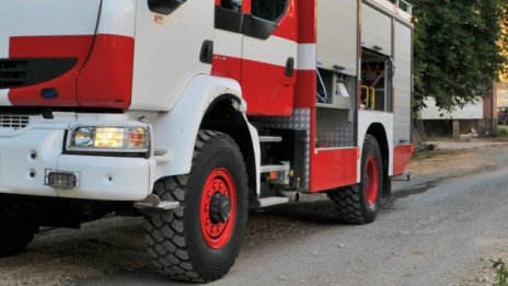 Голям пожар пламна в пловдивското село Скутаре