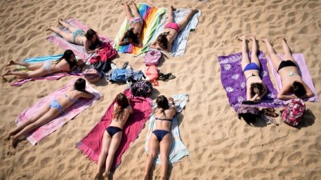 Жега и в неделя, живакът скача до 36&deg; на места