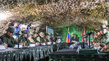 Венецуела укрепва отбраната си с нови разполагания на ракети земя-въздух и подводници