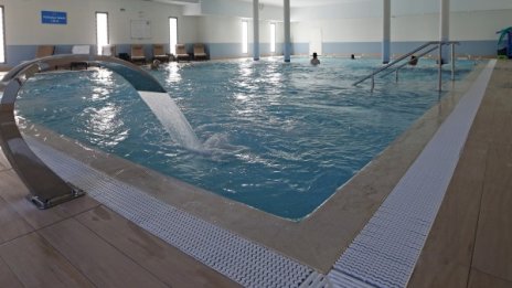 БСП отива сред хората... Но първо – на семинар, 4-звездно СПА!