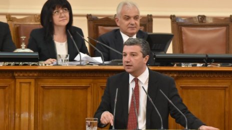 БСП се чуди в НС: Ще се гласуват ли министерските оставки?
