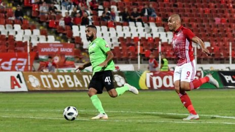 ЦСКА удари "Черно море", свали "Левски" от върха