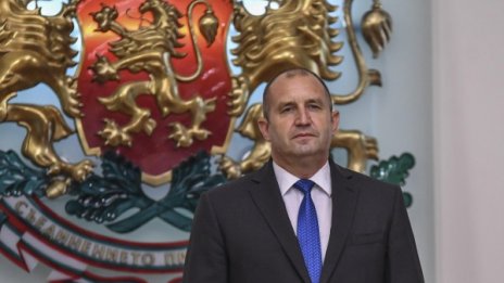 Президентът пак: Обществото е критично към Младен Маринов!
