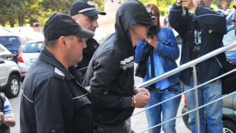 Ученикът Иван ще лежи 8 г. за убийството на Никол