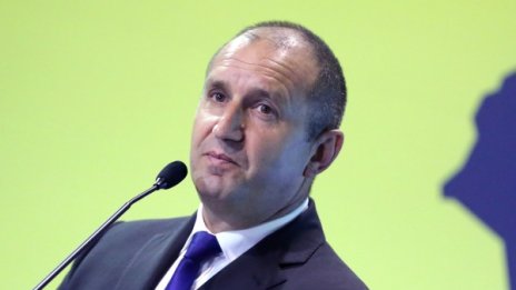 Съветници зад атаките на Радев към премиера?
