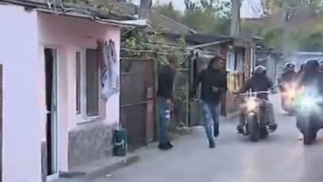 Рокерите при ромите в Русе: Ровят в рана, излишна демонстрация!