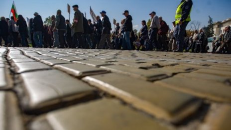 Пари за пенсии имало, БСП иска още 1 млрд. за тях