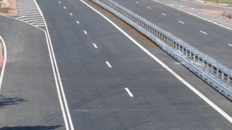 Шофьор загина, блъснат в аварийната лента на "Хемус"