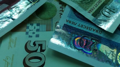 Бюджет '19: Повече пари за заплати – учители, съдии, полицаи...