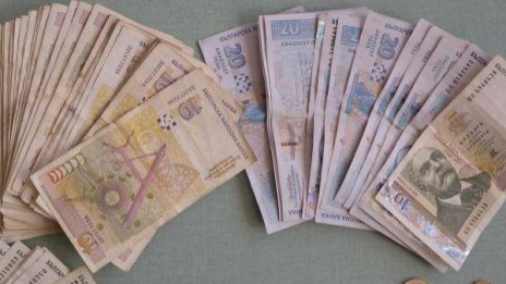 Пачки под чемшир: Силистренка ги остави на "комисар"