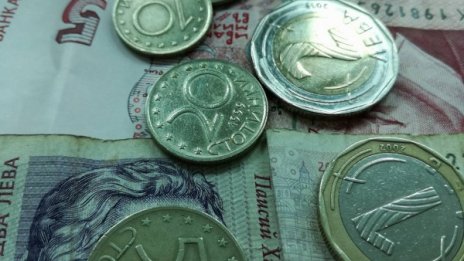 Заеми, бързи кредити... Все повече българи не могат да си ги върнат