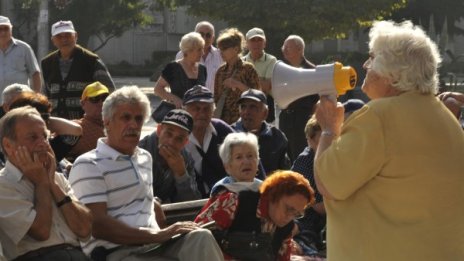 Живеем средно 74 г., най-малко в ЕС и на Балканите