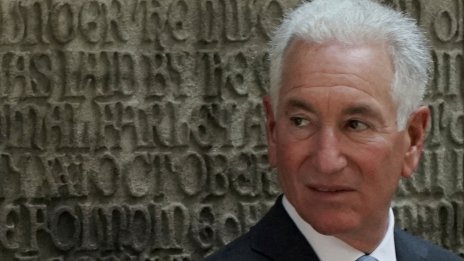 Сватът на Тръмп Чарлз Къшнър отива посланик на САЩ във Франция