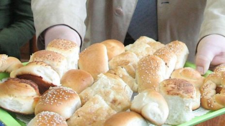 Кашкавал с мухъл в закуски? Прокуратурата проверява