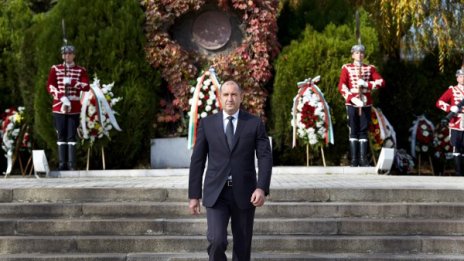Румен Радев почете паметта на загиналите воини