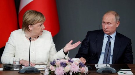 Меркел си тръгва, Путин остава! Къде са разликите между двамата?