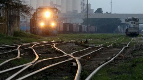 Влак с желязна руда измина 92 км без машинист