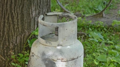 Възрастна жена пострада след инцидент с газова бутилка
