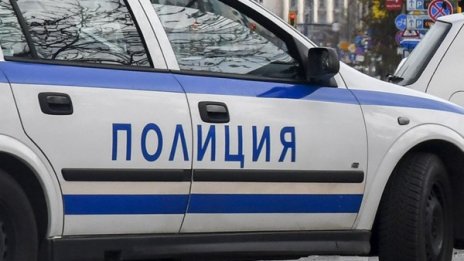 Бус се вряза в аптека, като по чудо няма пострадали 