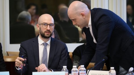 Приеха удължителния закон за бюджета на втора четене в Комисия