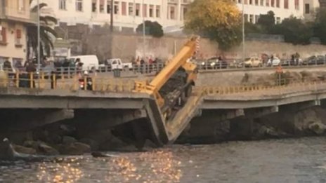 Срути се един от най-натоварените мостове в Кавала