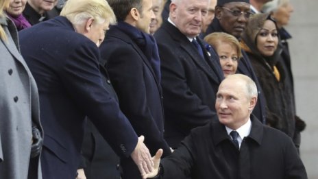 Путин и Тръмп поговориха "на крак" в Париж