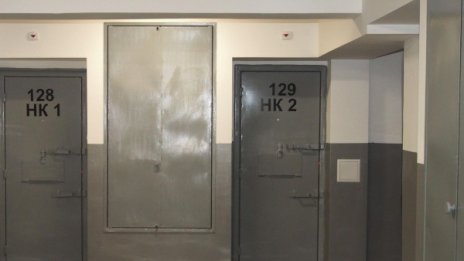 Мъж, убил дете, съди затворите... за 150 000 лева
