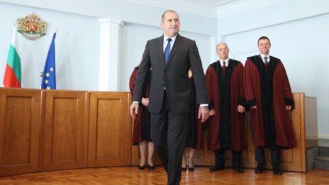 Радев: Оценката за борба с корупцията – протестите!
