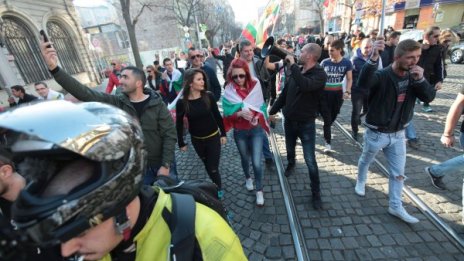 Лидерът на ДБГ: Хората са оставени да се оправят сами!