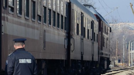 Свада в купето, нож.. Убиха мъж във влака за София