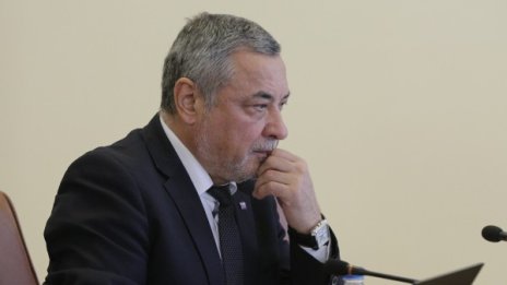Патриотите на ход: Какви са вариантите след оставката на Симеонов?