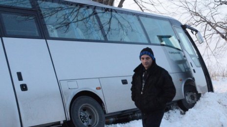 Автобус от София за Варна – в канавка край Севлиево