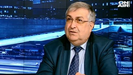 Проф. Близнашки: Срещите Радев - Борисов да са редовни!