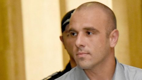 Психопати вкъщи! Ревнивци удрят, душат, колят…