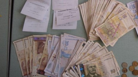 Половината българи нямат ход при неочаквани разходи