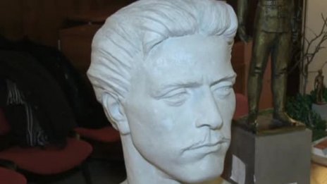 Втори дубъл: Паметник на Апостола в Русе