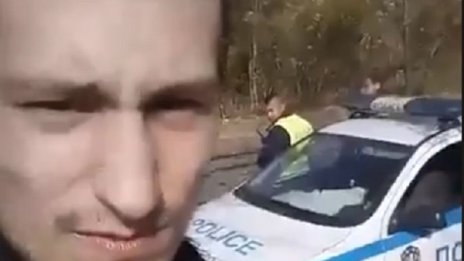 Младеж гаври полицаи: Дано изкарате яко бакшиши днеска!