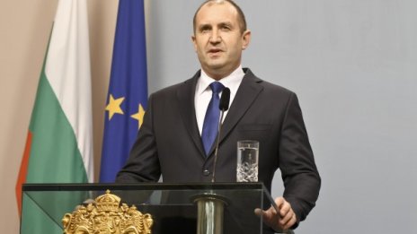 Радев: Демокрацията в България е в критично състояние!