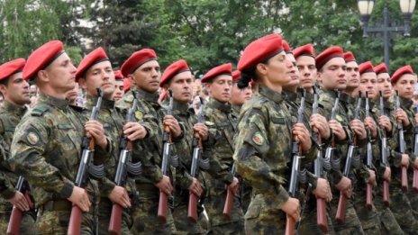 Във войската ни – 20 000 "щика", търсят се 5700 войници 