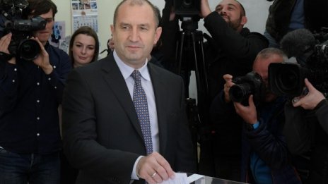Президентът иска: Броенето на бюлетините – със звук и картина!