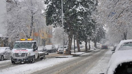 Валежите спират, температурите утре – до 5°C
