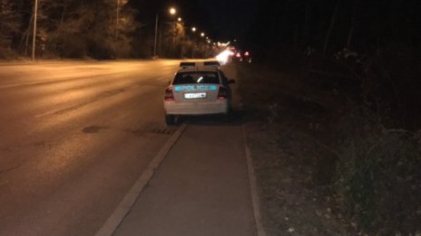 Софийски нередности: Патрулка на тротоар, преливащи кофи