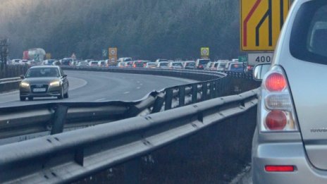 Ограничава се движението на камиони в петък и в събота