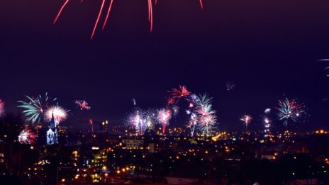 Овенът – с любимия, Козирогът – на площада: Как зодиите ще посрещнат 2019-а?