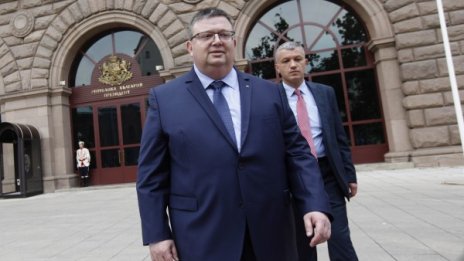 Сотир Цацаров: Критиците ни не се менят, само тезите им