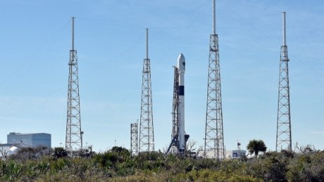 SpaceX изстреля американски военен сателит