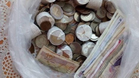 Малките големи жестове: Таен базар зарадва дете с увреждания